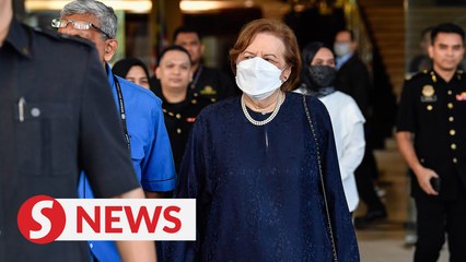 Descargar video: 1MDB trial: Former Bank Negara governor Zeti to take the stand tomorrow