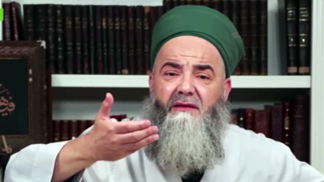 Elini öpmeye gelen çocuğa elini vermeyen Cübbeli'den ilginç savunma