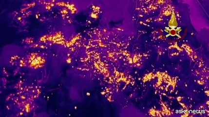 L'incendio nel leccese ripreso dai droni con termocamera