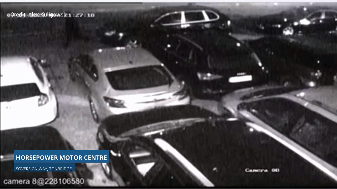 Thieves caught on CCTV stealing Land Rover