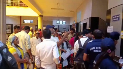 Video: पीड़ितों की व्यथा सुन कलेक्टर का पसीजा दिल