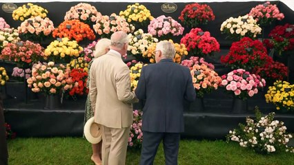 King & Queen flourish at Sandringham Flower Show
