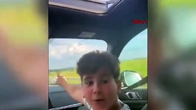 Türk bayrağını gören gurbetçi çocuk gözyaşlarını tutamadı