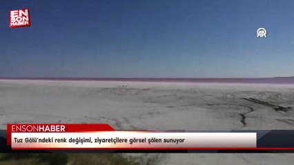 Tuz Gölü’ndeki renk değişimi, ziyaretçilere görsel şölen sunuyor