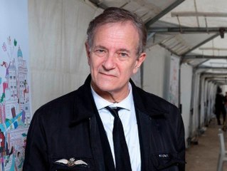 "Mais honte à vous bande d’imbéciles !" : Francis Huster en colère contre ses collègues du milieu du cinéma !