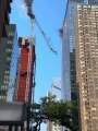 una gru crolla a Manhattan, il video diventa virale