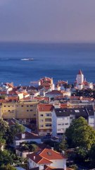 Meios de combate ao incêndio em Cascais abasteceram no mar. E há imagens