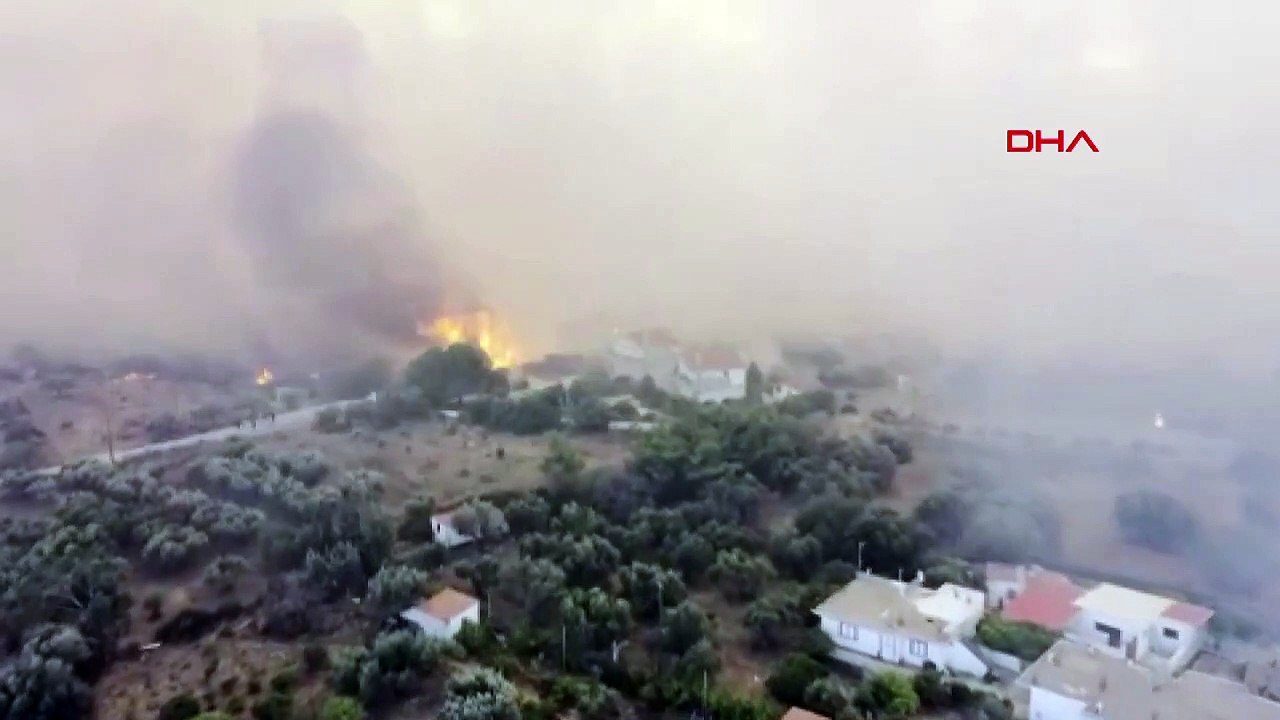 L'état final de Rhodes, qui s'est rendu aux flammes pendant 9 jours, est déplorable.