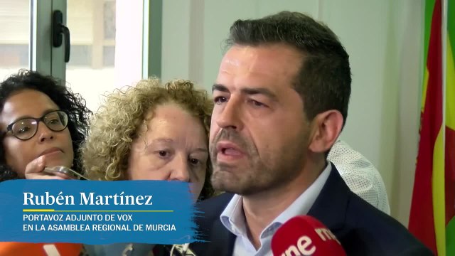 Martínez Alpañez (Vox): Nos hemos enterado por los medios que nos van a ofrecer determinados puestos, así no