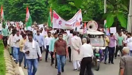 मणिपुर हिंसा के विरोध में कांग्रेस ने निकाला पैदल मार्च,देखे वीडियो