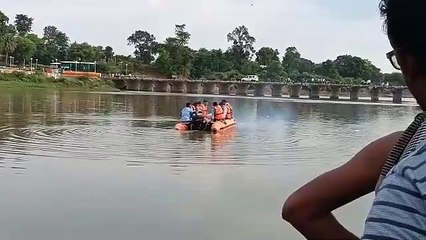 Two friends drowned in the river, one died
