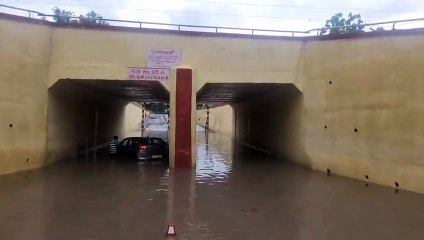 जमकर बरसे बादल, घरों में घुसा पानी