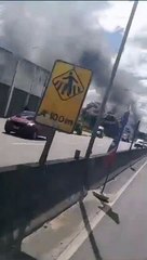 Incêndio destrói van que transportava estudantes na AL-110