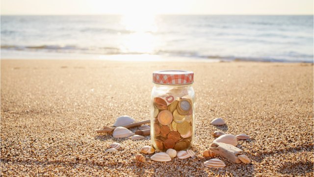 Während des Urlaubs: So kinderleicht könnt ihr Geld sparen