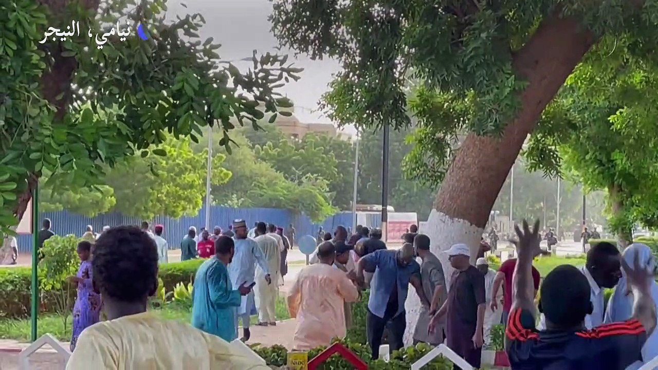 طلقات تحذيرية من الحرس الرئاسي في النيجر ضد متظاهرين مؤيدين للرئيس
