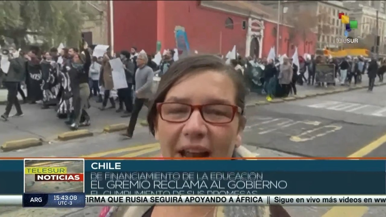 Docentes chilenos reclaman al Gobierno el cumplimiento de sus promesas electorales