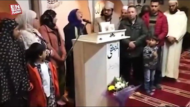 Sinead O'Connor (Şüheda Sadakat) ezan okudu