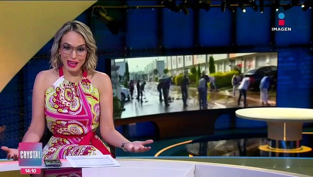 Vecinos de Chalco limpian calles y casas tras desbordamiento de canal de aguas negras