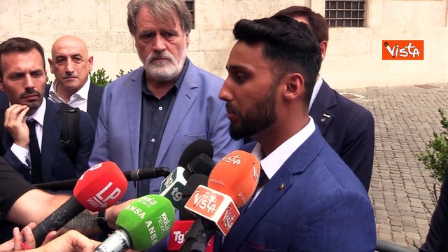 I lavoratori di Mondo Convenienza davanti a Montecitorio: Lo stipendio non ci consente di vivere