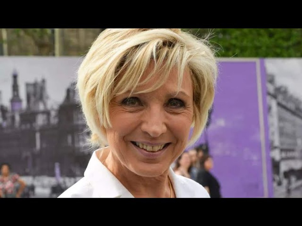 Evelyne Dhéliat moquée par une star du JT : elle dévoile son secret inavouable
