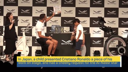 Cristiano Ronaldo compares abs with child