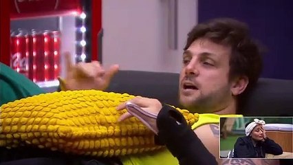 Nicola Porcella revela que tuvo intimidad con mujer de 70 años