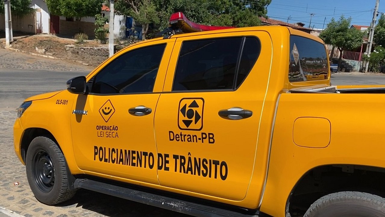 Operação Lei Seca em Cajazeiras apreende sete motocicletas e notifica vários condutores sem CNH