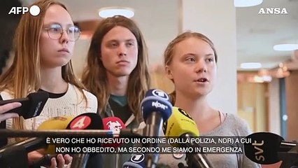 Clima, Greta Thunberg multata in Svezia per resistenza alla polizia