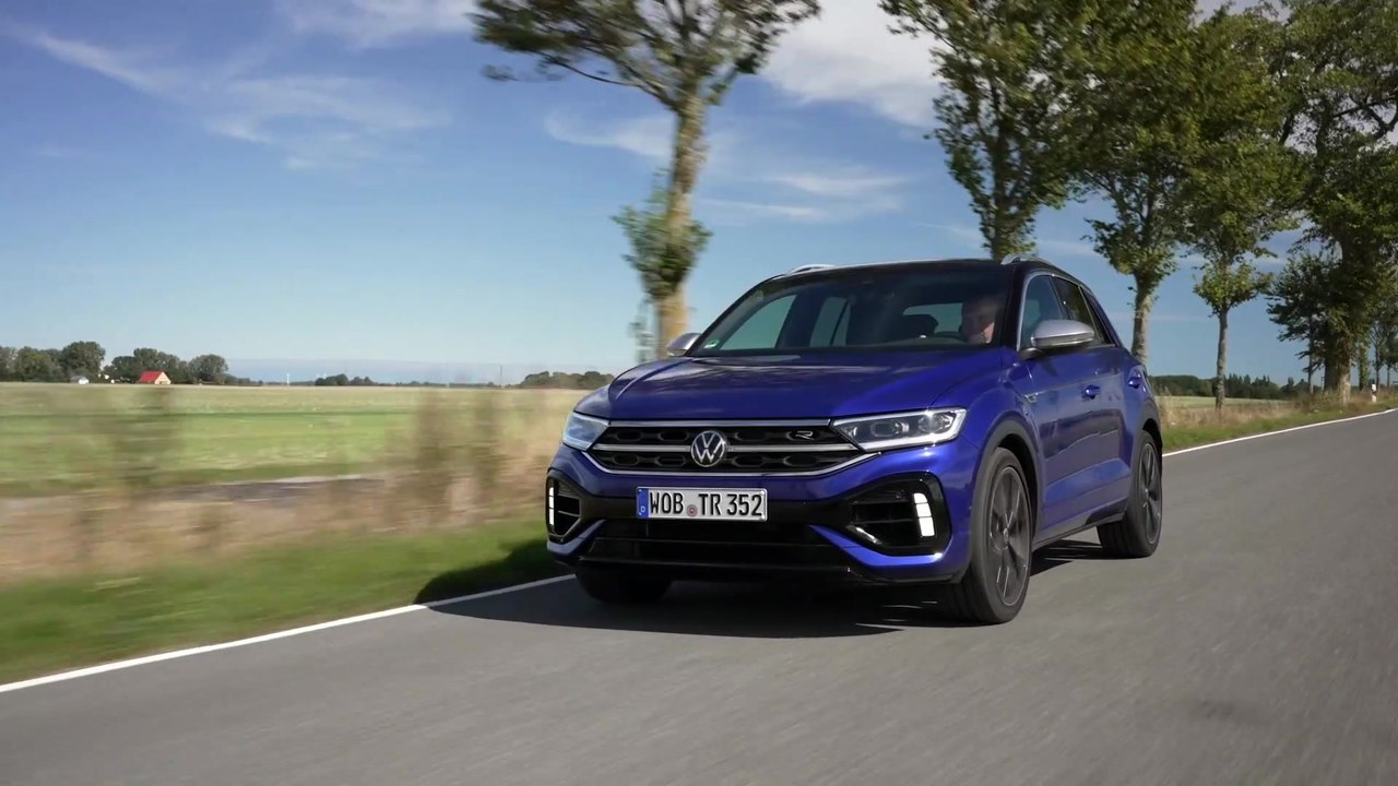 Volkswagen T-Roc R in Lapiz Blue Driving Video - video Dailymotion