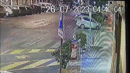 Furto con vetrina spaccata a Palermo in un negozio di abbigliamento sportivo