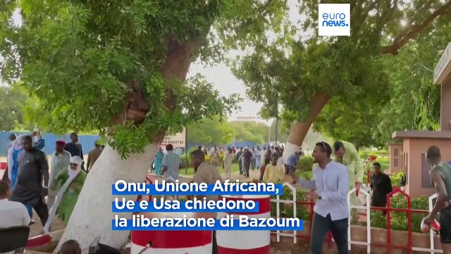 Colpo di stato incruento in Niger, i militari al potere: il mondo chiede la liberazione di Bazoum