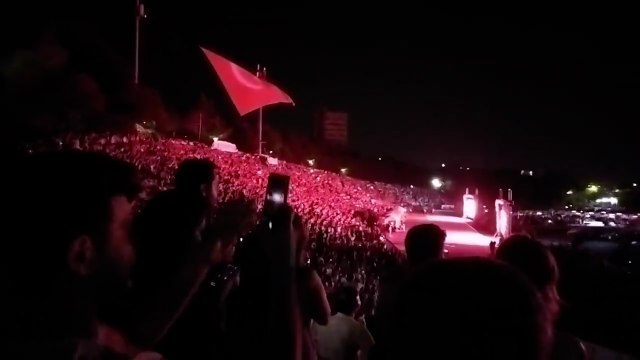 ODTÜ mezuniyet töreninde Rektör Verşan Kök sesini duyuramadı