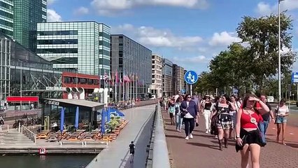 Amsterdam'da Yolcu Gemisi Terminali Kapatılıyor