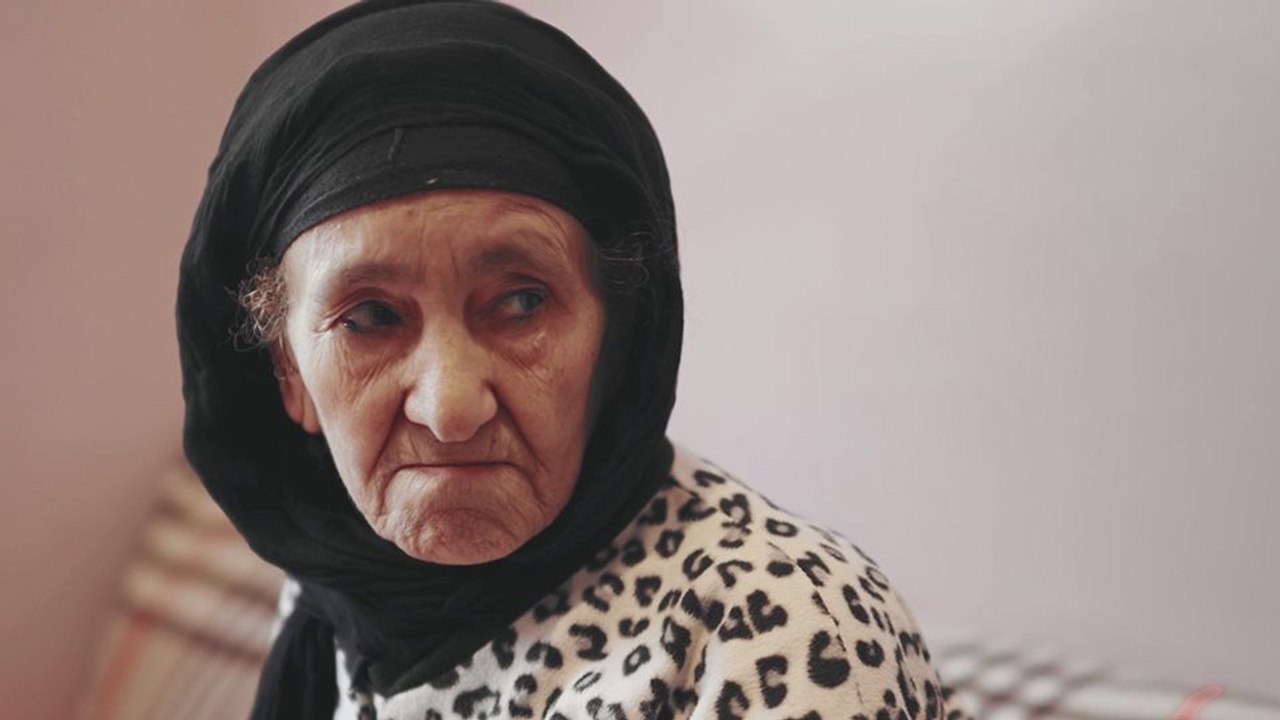 The Mother Of All Lies - Ein Dokumentarfilm mit Puppen Trailer OmeU