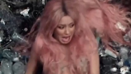 Shakira screams as rat climbs near her head during music video shoot