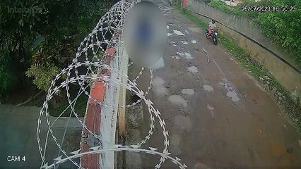VÍDEO: Motociclistas 'fecham' e assaltam grupo de estudantes em Lauro de Freitas