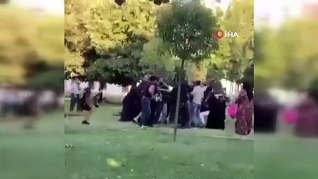 Combats de rue à Istanbul devant la caméra： Les rues ne ressemblaient pas à un match de boxe