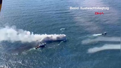 Hollanda'da kargo gemisindeki yangın hala söndürülemedi