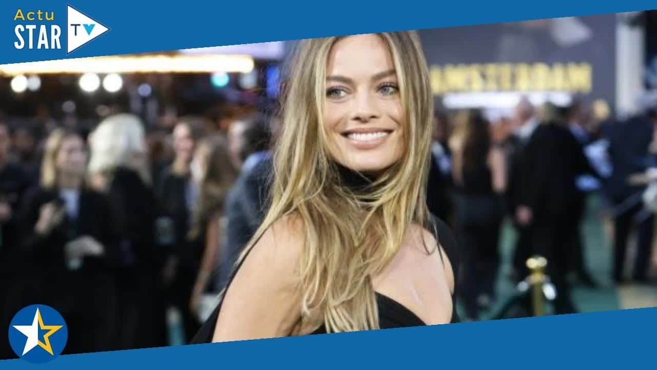 Margot Robbie surprend un fan sourd en lui répondant en langue des signes