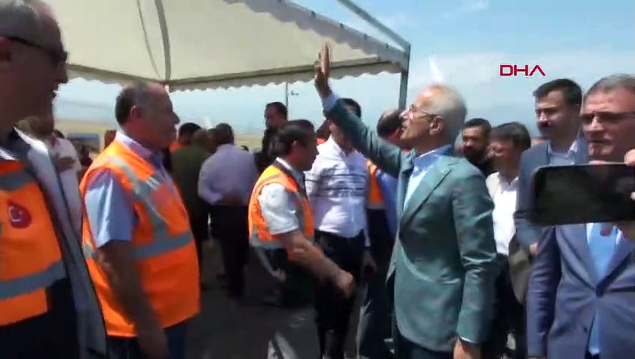 Le ministre des Transports Abdulkadir Uraloğlu a assisté à l'inauguration de la centrale solaire de Van
