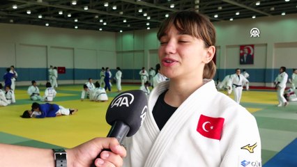 TRABZON - Milli judocu Merve Azak, Paris 2024 hedefiyle çalışmalarını sürdürüyor