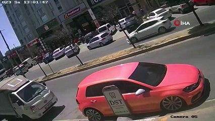 İstanbul'da bir vatandaşı 49 bin lira dolandıran çete yakalandı