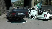 İki otomobil köprüden düştü: Yaralılar var…