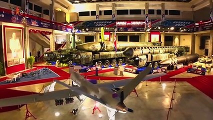 Líder norcoreano muestra misiles y drones al ministro de Defensa ruso
