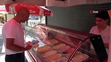 La chaleur à Malatya oblige les citoyens à se rafraîchir