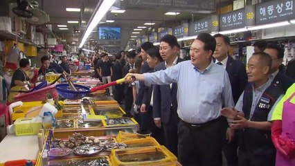 尹, 부산 자갈치 시장 찾아 "현명한 국민, 괴담에 안 흔들려" / YTN