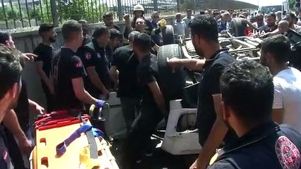 Erzurum'da iki araç köprüden uçtu, olay yerinde can pazarı yaşandı