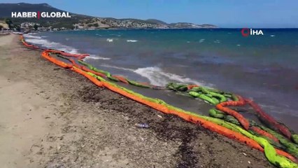 İzmir'de korkutan görüntü, petrol türevi atık sahili kirletti