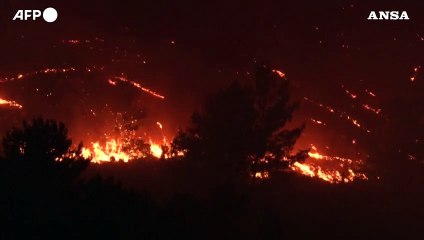 La Grecia brucia, il fuoco avanza da Rodi a Corfu'