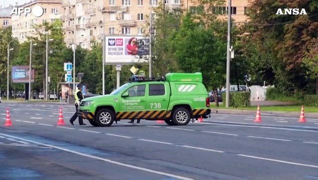 Droni ucraini su Mosca, danneggiato un edificio della Difesa